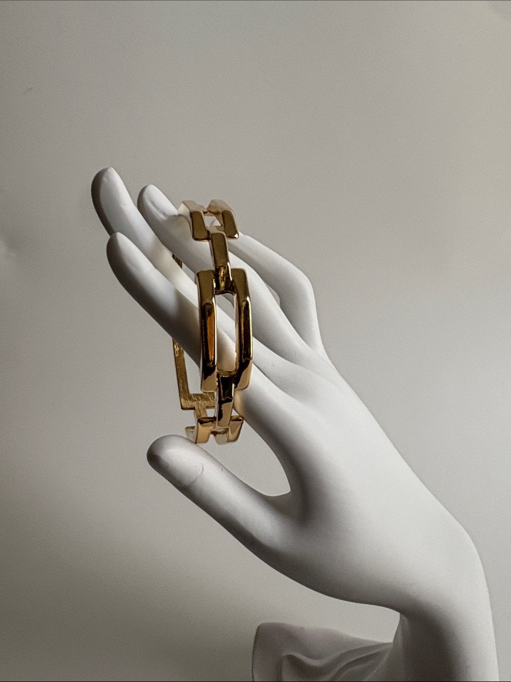 Gold Geometric Link Bangle Bracelet Modern Stackable Jewelry - Picture 2 of 4